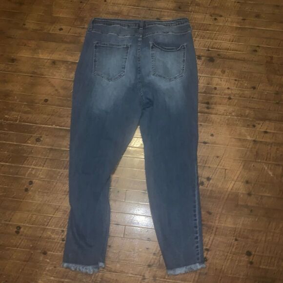 Cello Indigo destructed fishnet size 16 jeans - Picture 5 of 5